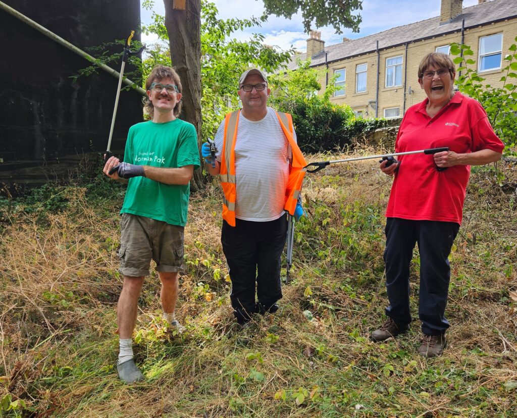 3 Volunteers from Friends of Norman Park with new Litter pickers